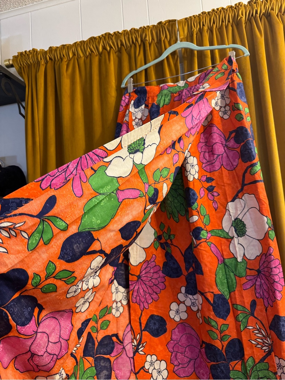 * Lord & Taylor vintage floral skirt * - Picture 2 of 7